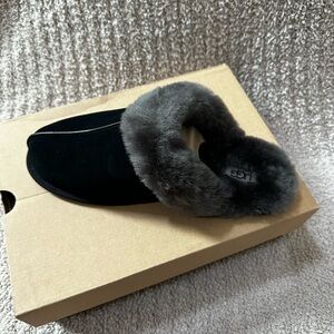 UGG Women’s Scuffette II Slippers